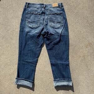 Buckle BKE Gabby Size 29 Curvy Fit High Rise Crop Capri Blue Jeans ABK972